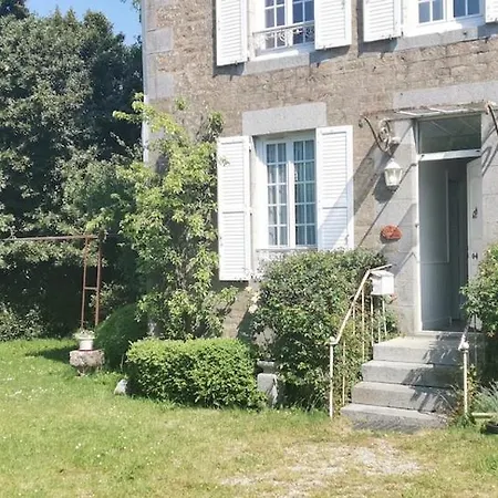 Family Cour Du Louvre Holiday home *